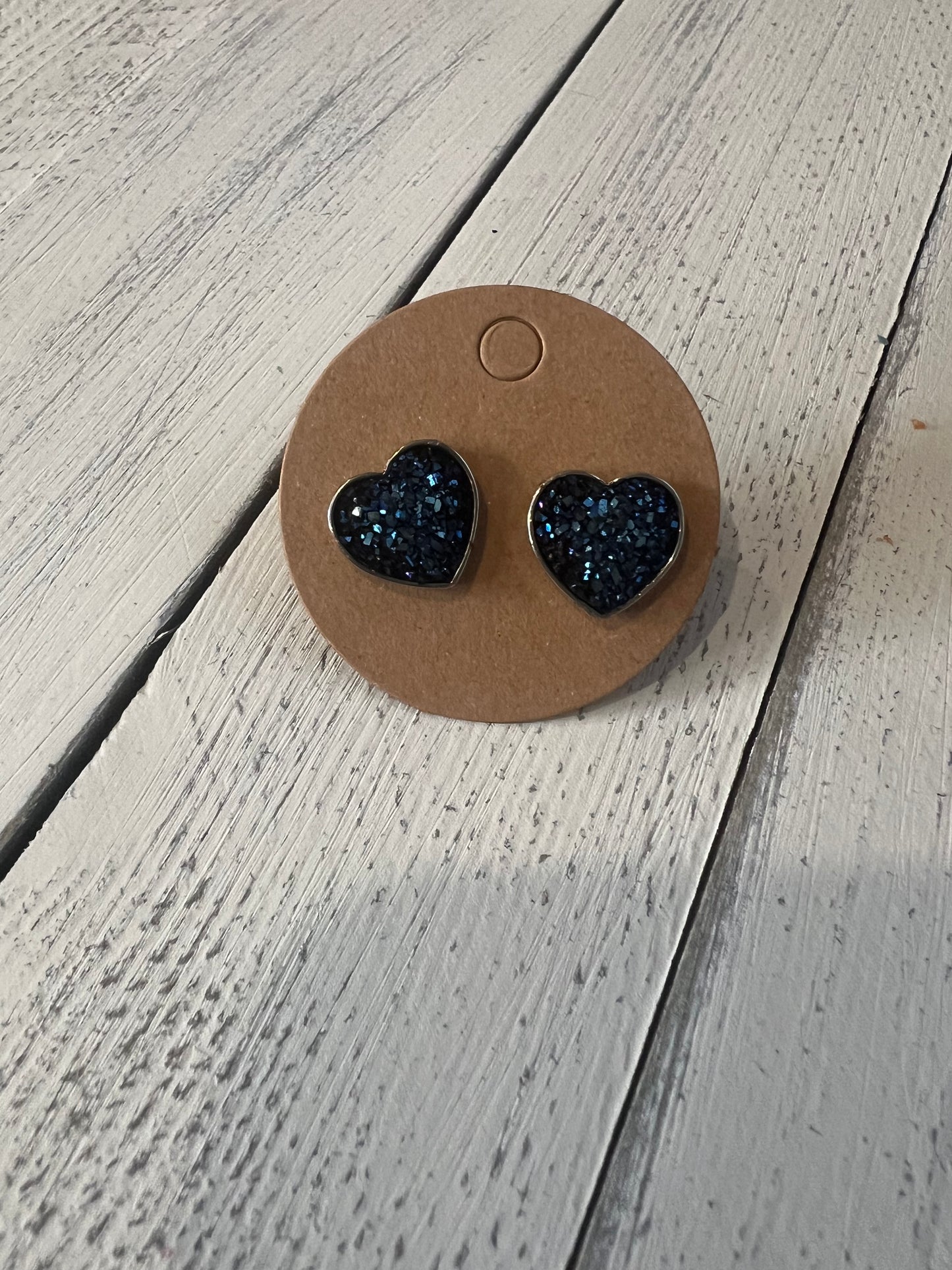 shiny heart stud