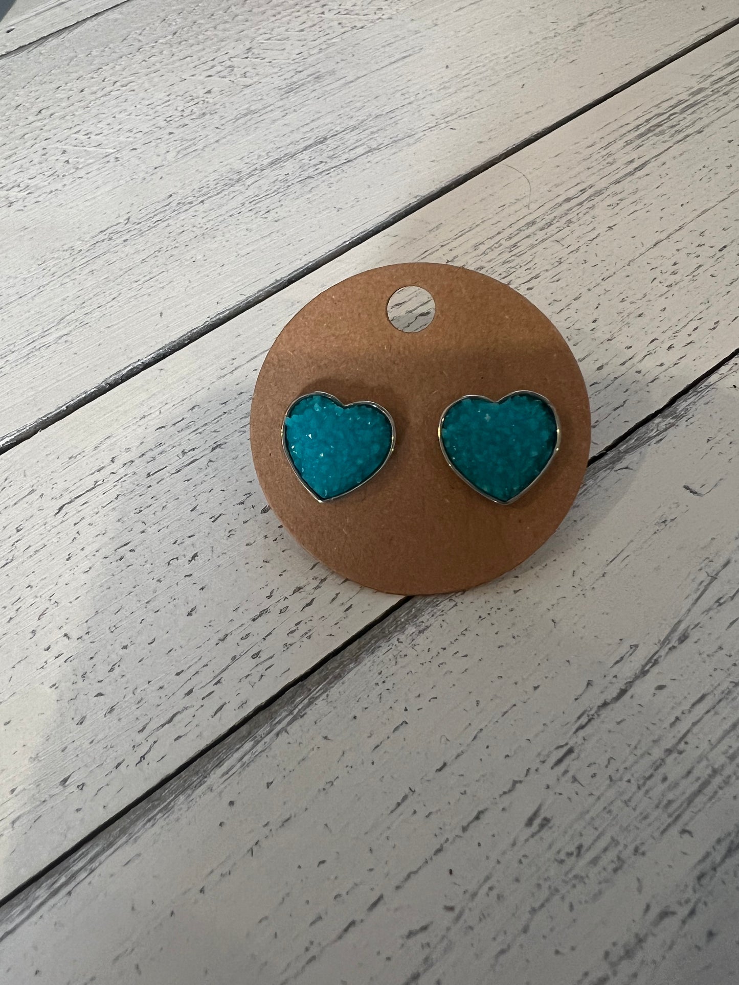 Matte heart stud earrings