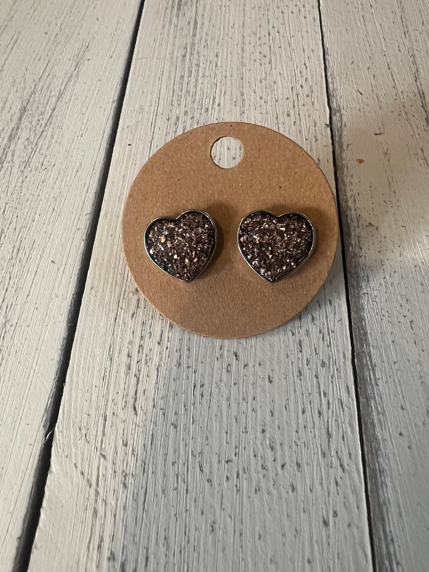 Matte heart stud earrings