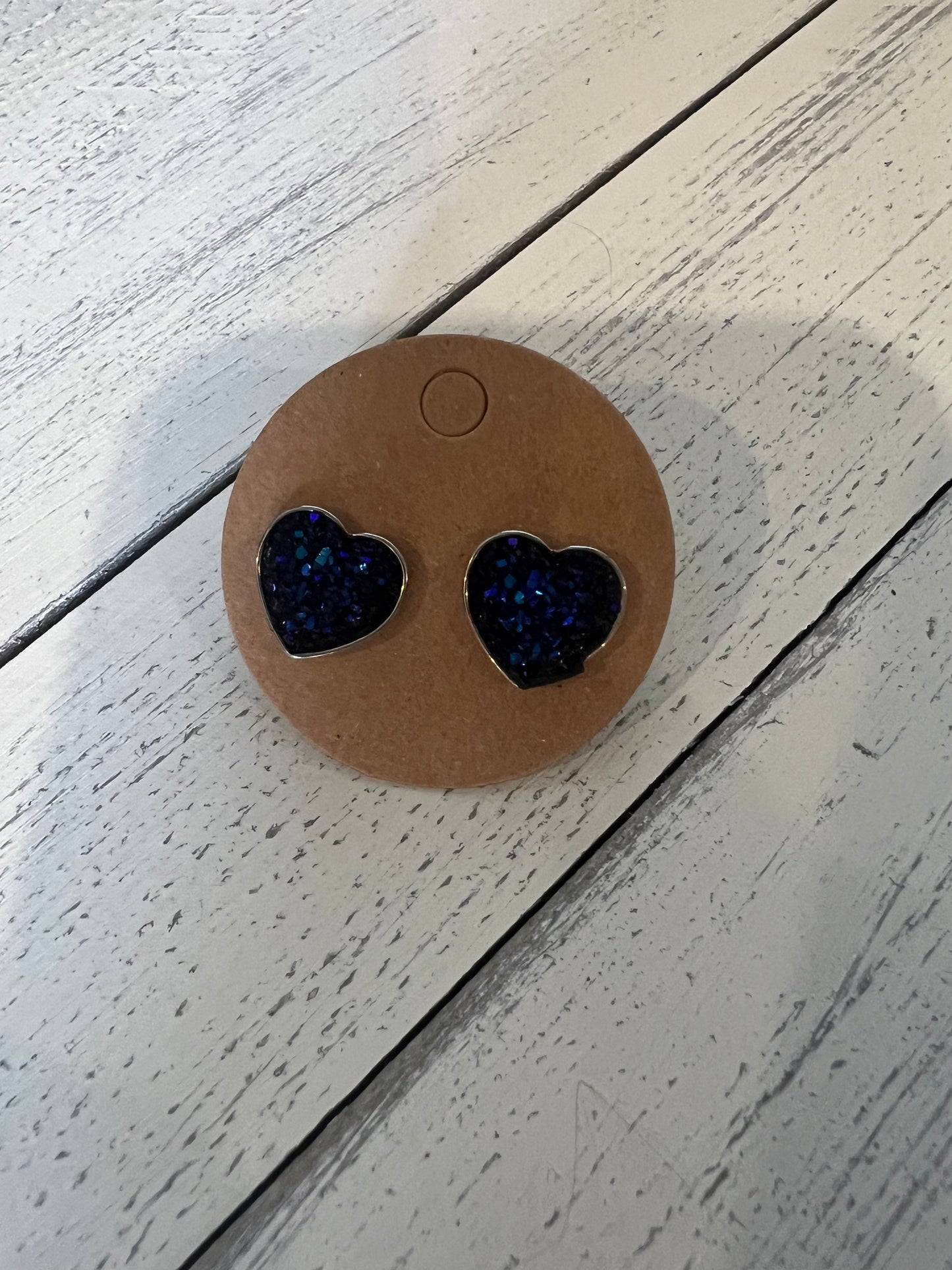 Matte heart stud earrings