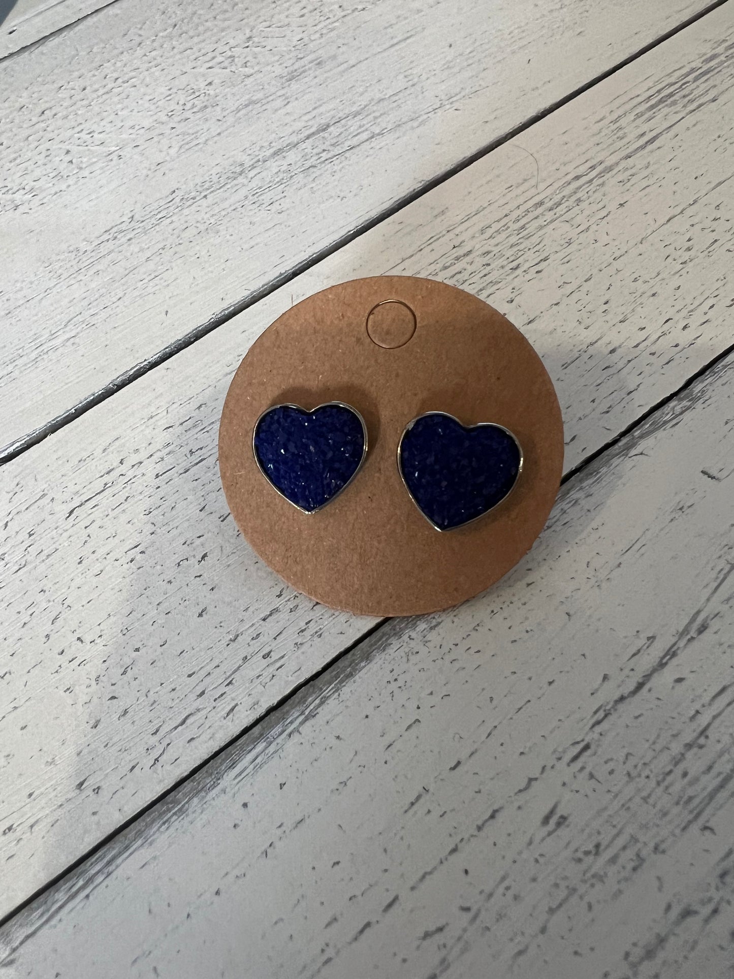 Matte heart stud earrings