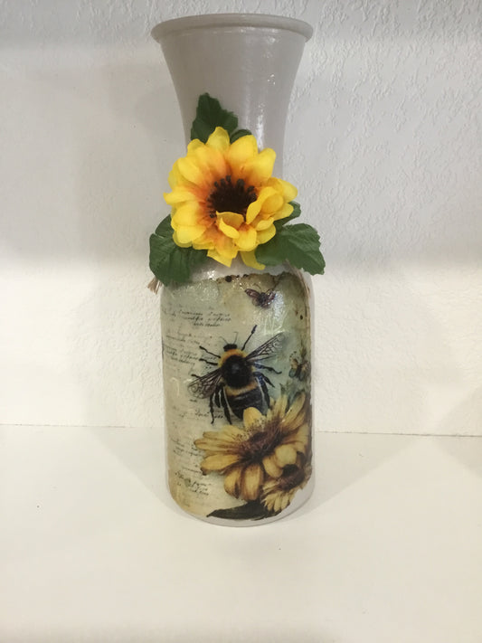 Sunflower bee vase decor