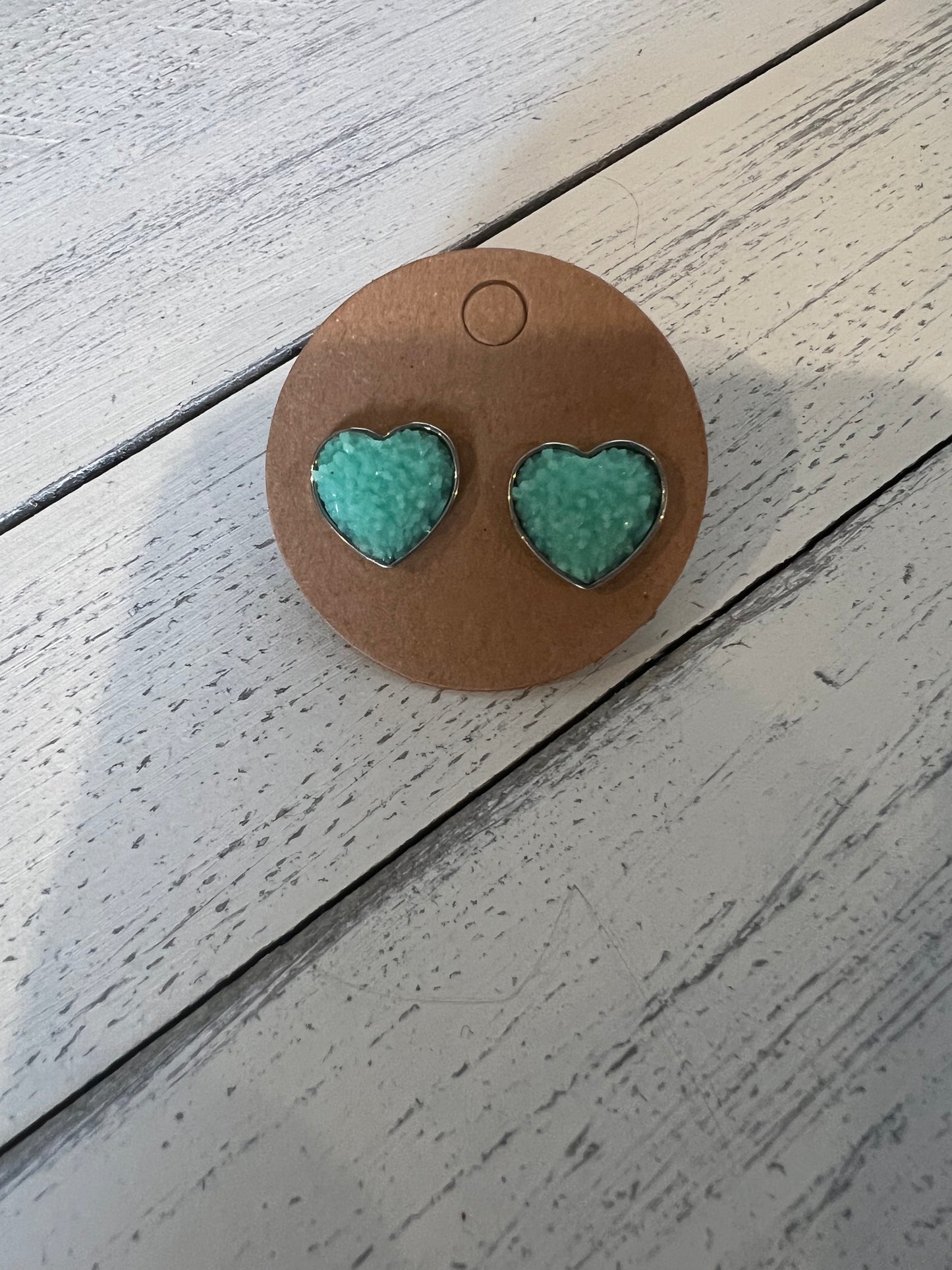 Matte heart stud earrings