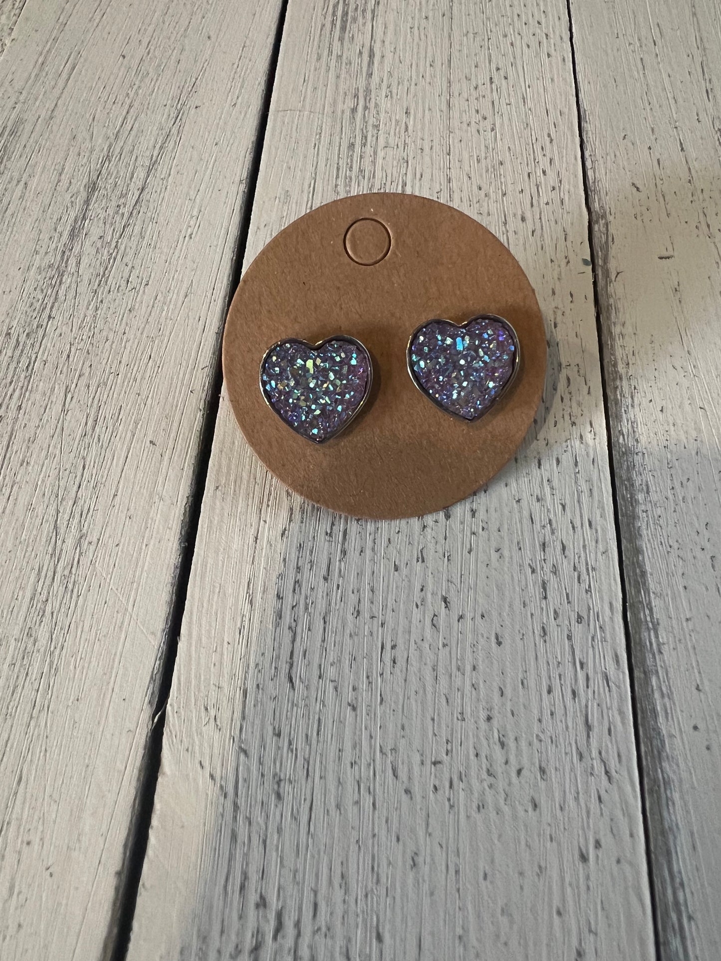 shiny heart stud