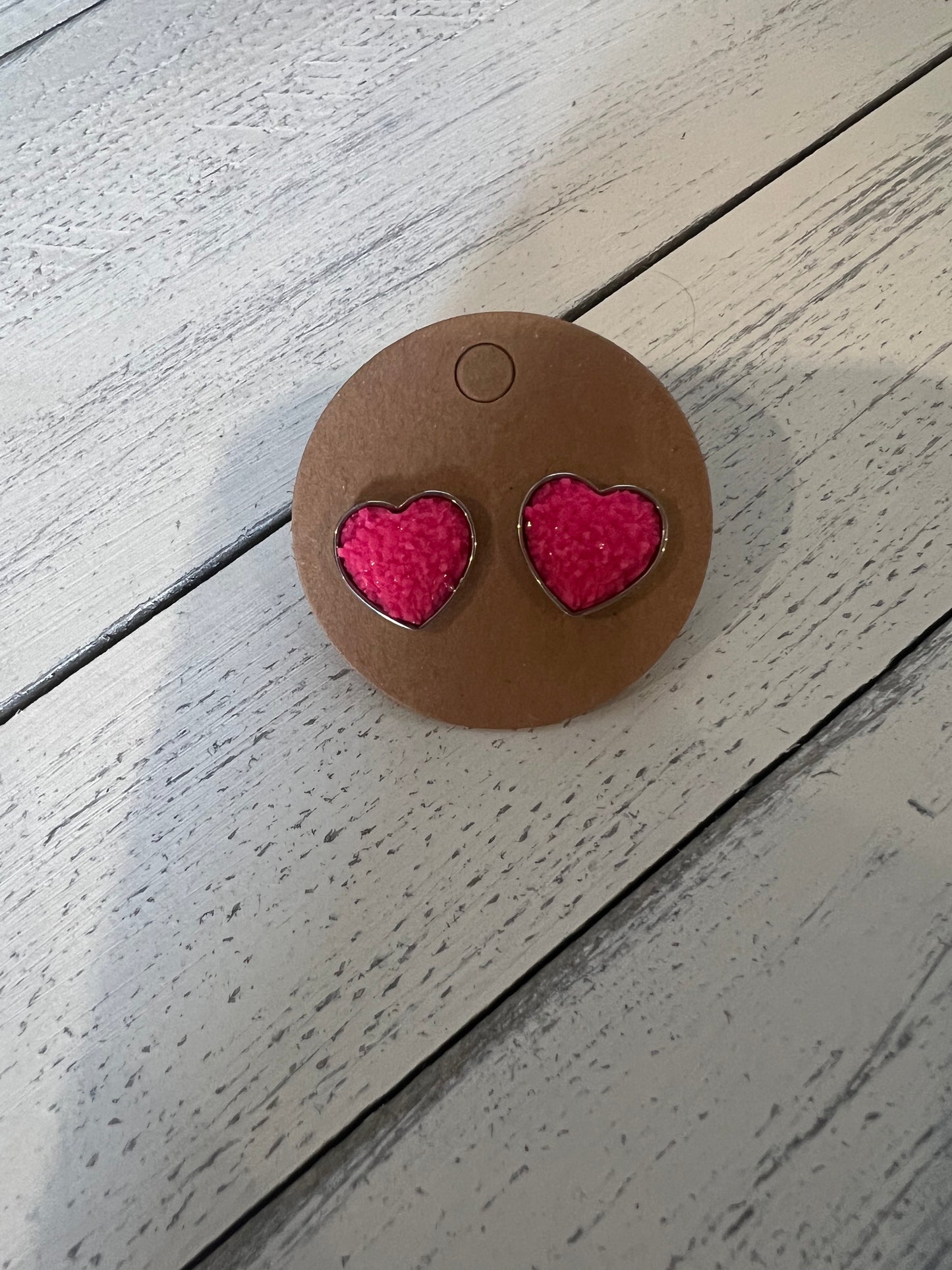 Matte heart stud earrings