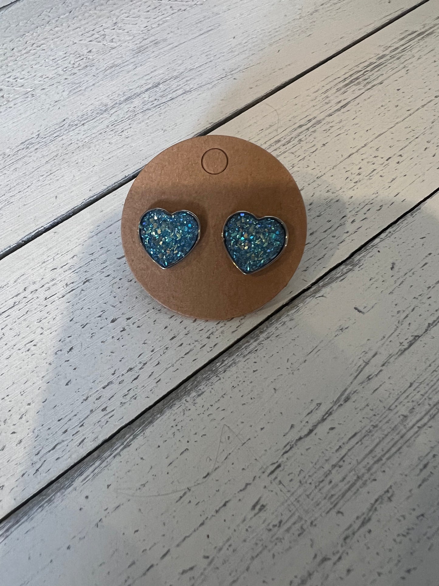 shiny heart stud