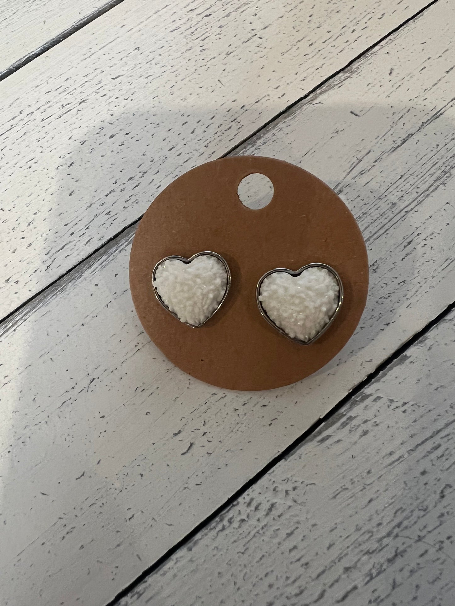 Matte heart stud earrings